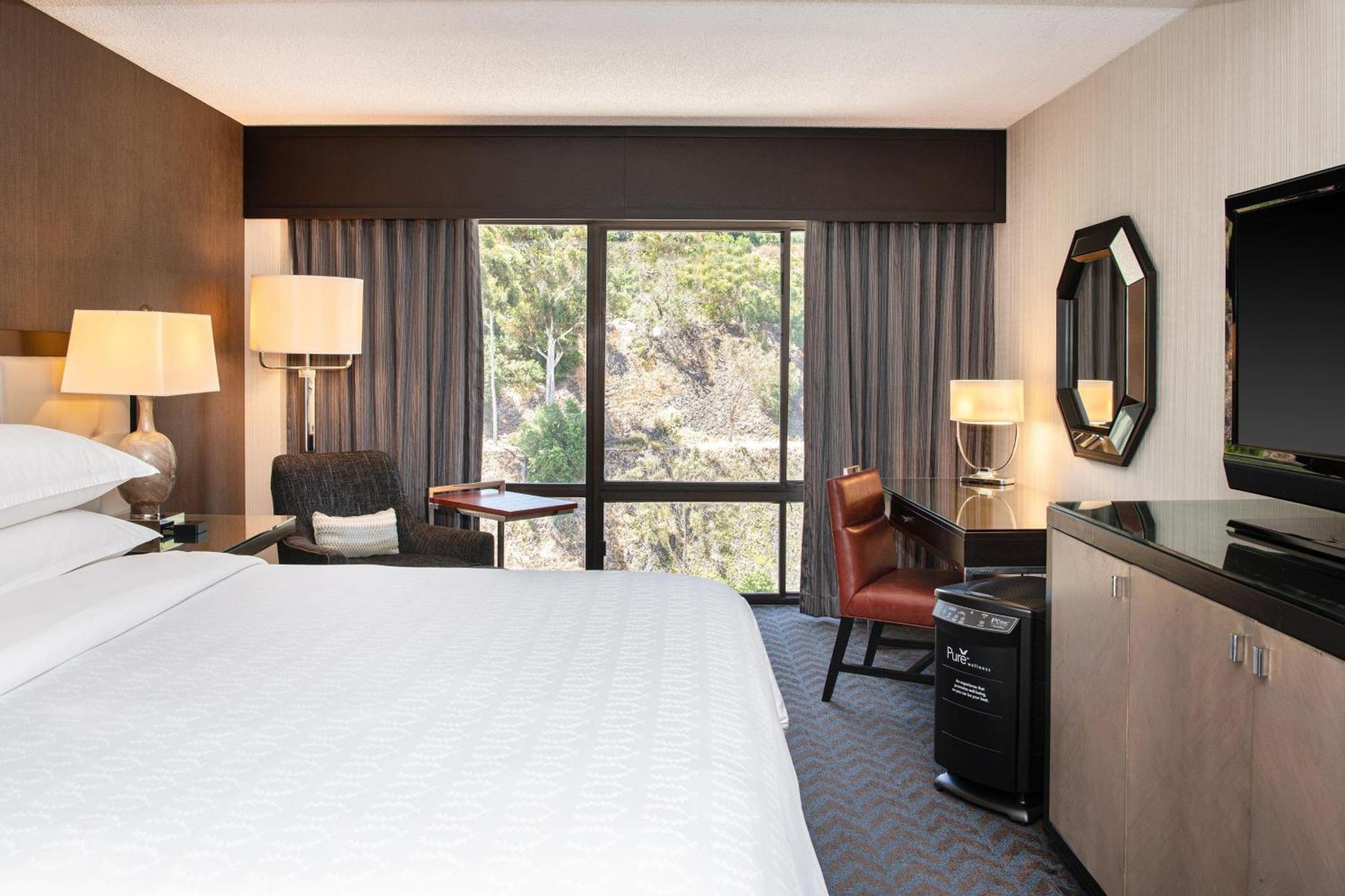 Sheraton Mission Valley San Diego Hotel Exterior photo